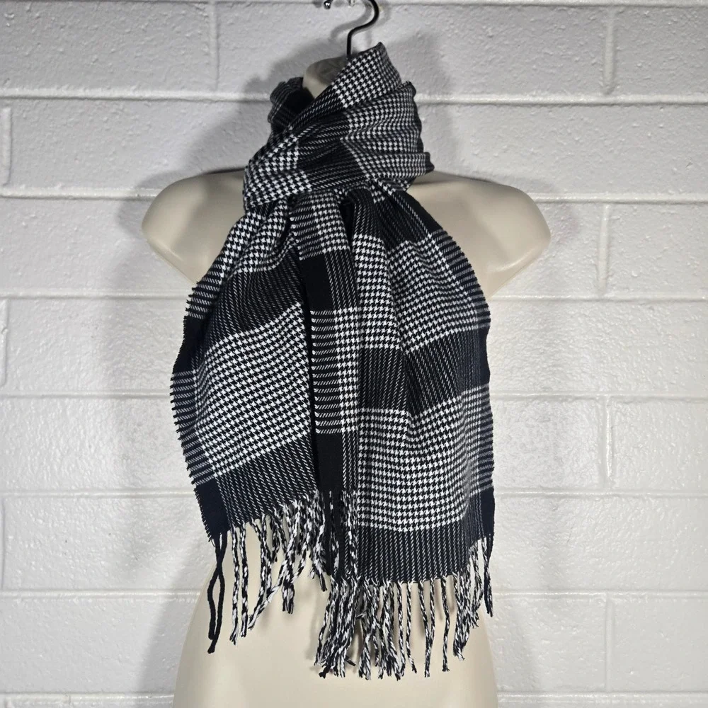 Vtg Houndstooth Plaid Scarf Fringe‎ Winter Classic Cashmere Feel Wool 13x68